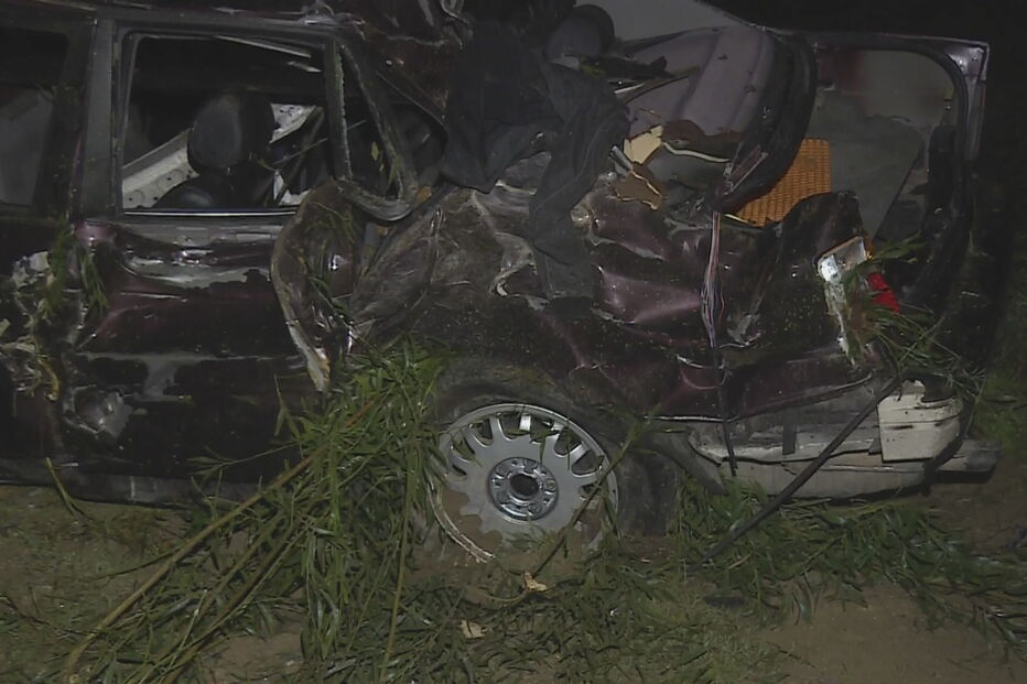 Carro cai em ravina em Gondomar e fere dois irmãos