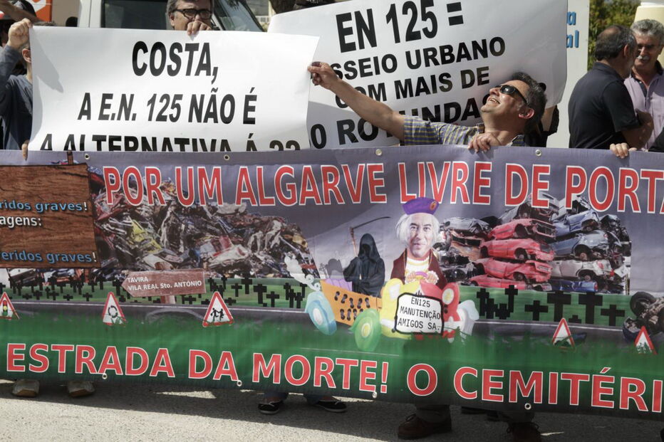 Utentes da Via do Infante pedem correção de 