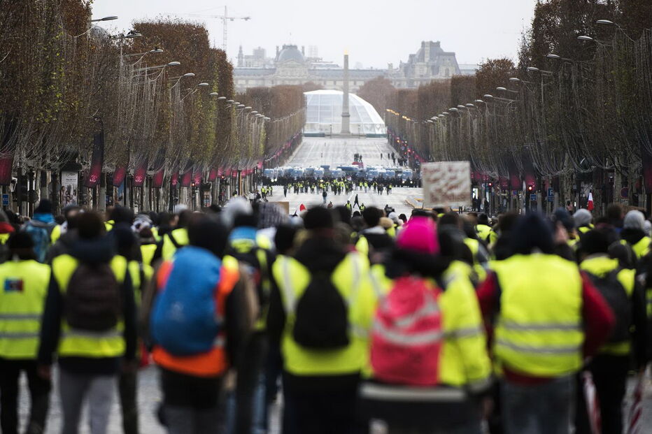 Manifestação dos coletes amarelos em Paris	
