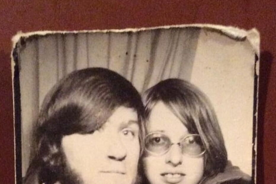 Guarda presente de Natal de ex-namorada e abre-o 47 anos depois