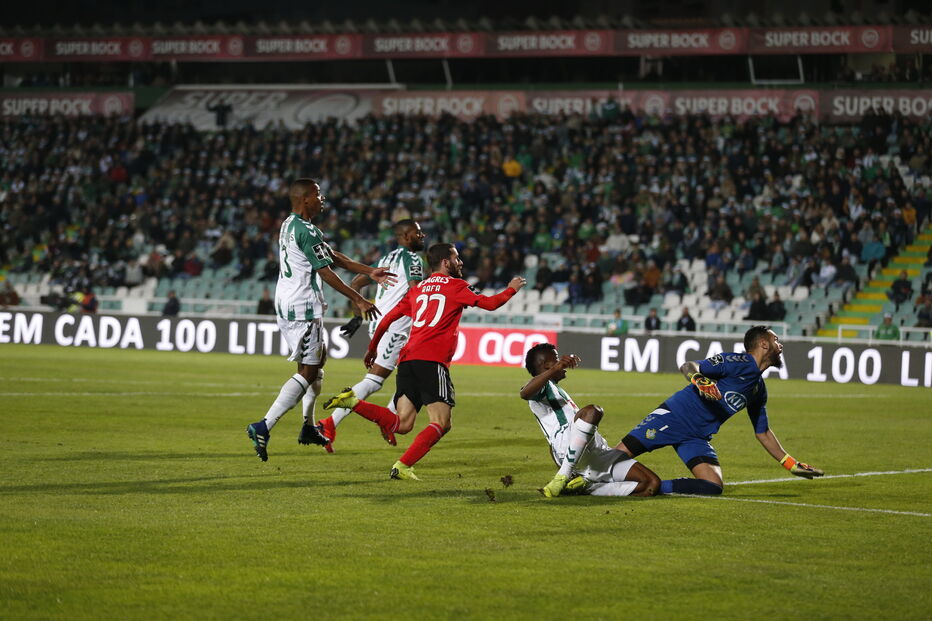 Benfica joga contra o Vitória de Setúbal no Estádio do Bonfim	