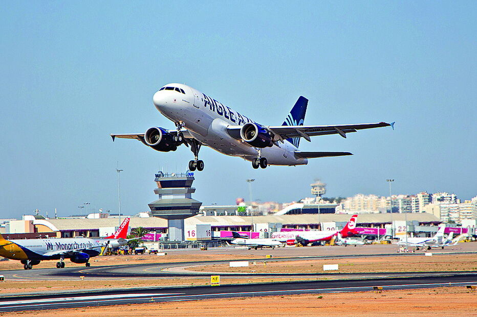 Acessos ao aeroporto de Faro, fronteira terrestre com Espanha, embarcações e bares foram os alvos da operação