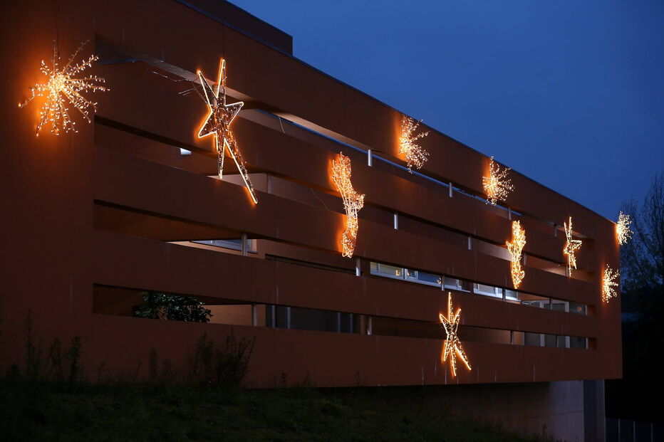 Bombeiros de Braga fazem presépio em cenário de acidente com José, Maria e o Menino Jesus