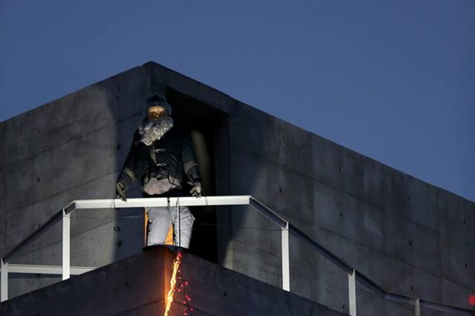 Bombeiros de Braga fazem presépio em cenário de acidente com José, Maria e o Menino Jesus