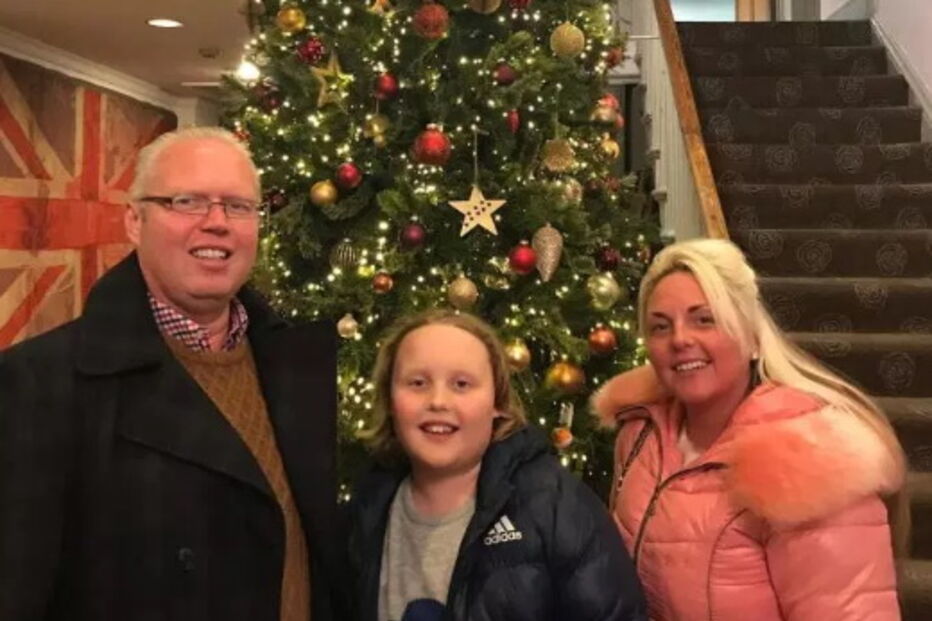 Mãe obcecada com o Natal gasta milhares em decorações