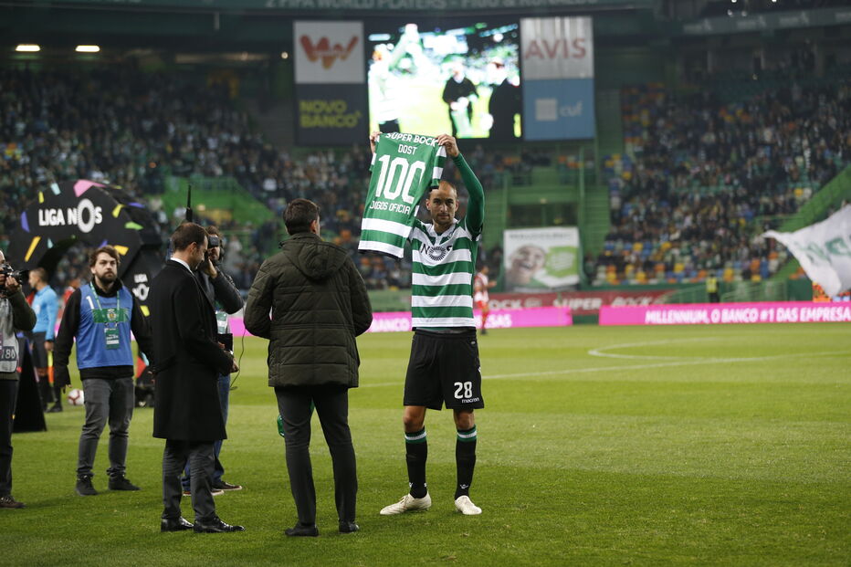 Bast Dost foi homenageado pelo seu 100º jogo ao serviço do Sporting