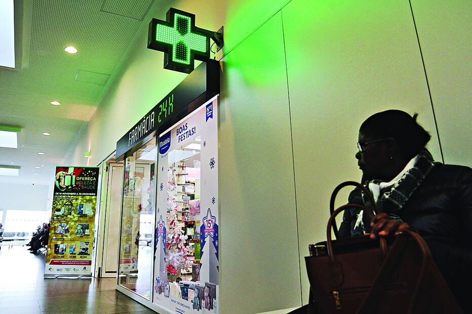 Iniciativa Legislativa de Cidadãos pela manutenção de farmácias nos hospitais, como a do Beatriz Ângelo, aguarda parecer da Comissão de Saúde do Parlamento