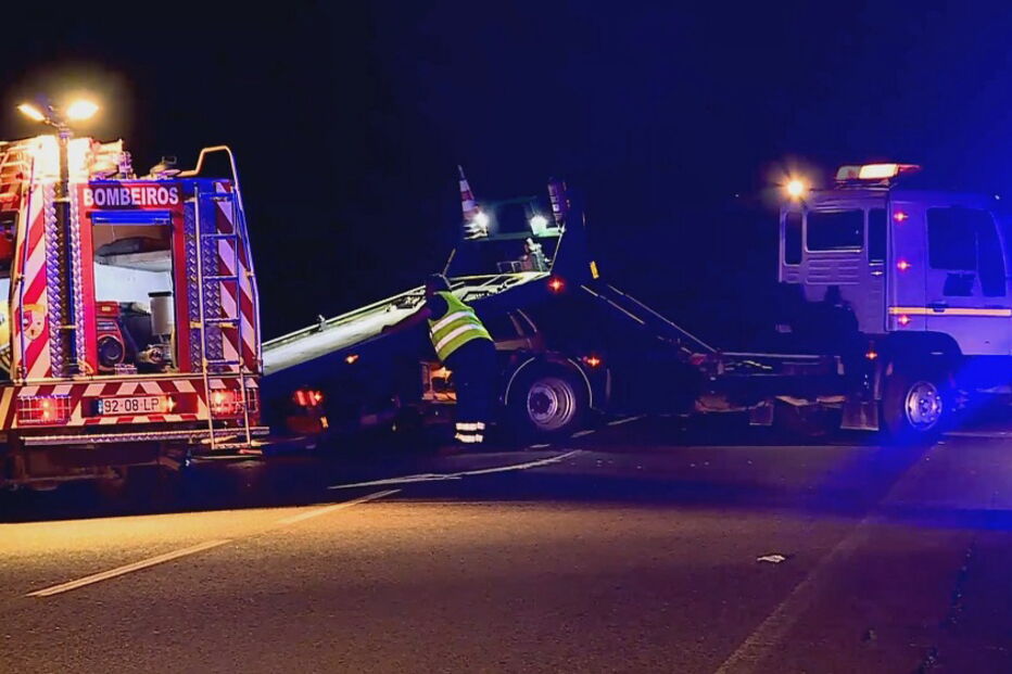 Casal de idosos ferido com gravidade em colisão entre dois carros no Algarve