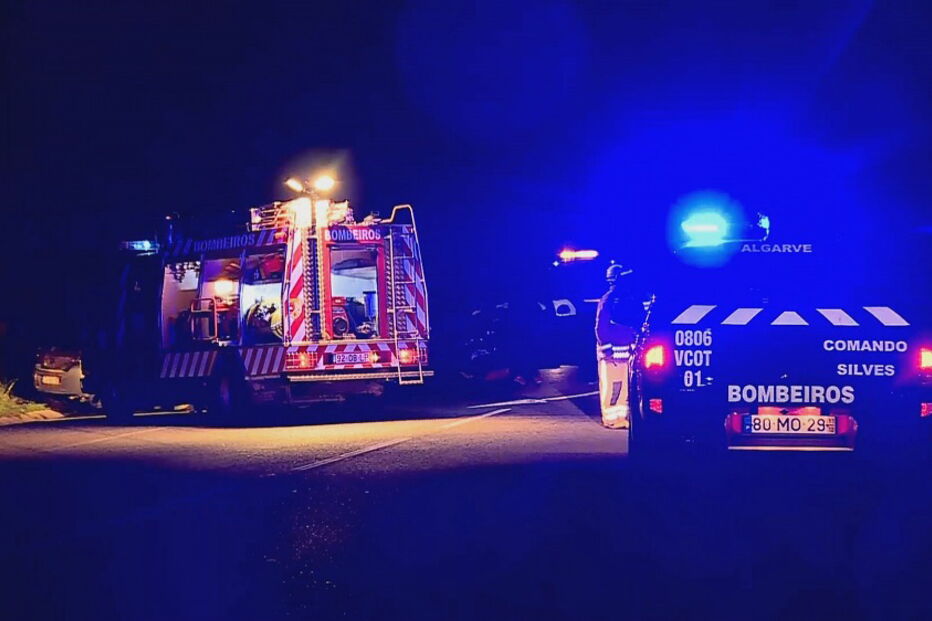 Casal de idosos ferido com gravidade em colisão entre dois carros no Algarve