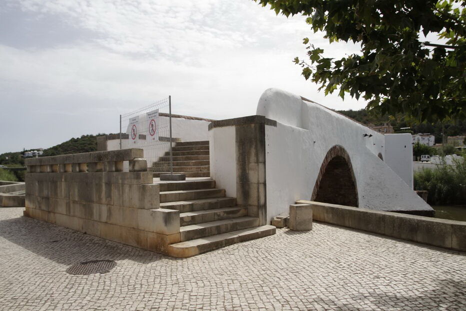 Condutas que danificam ponte de Silves vão ser retiradas 
