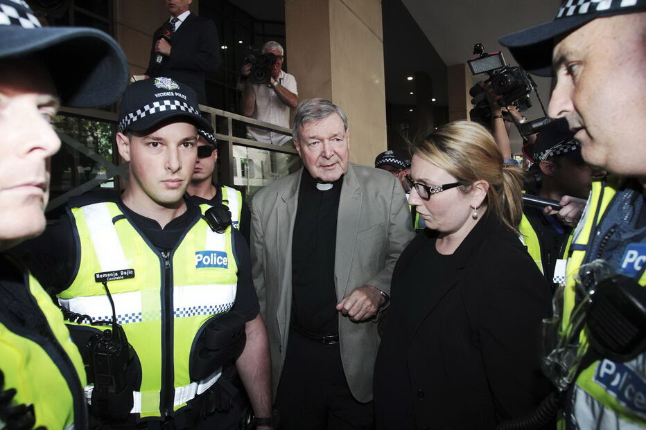 Cardeal afastado pelo Papa condenado por abusos sexuais de crianças