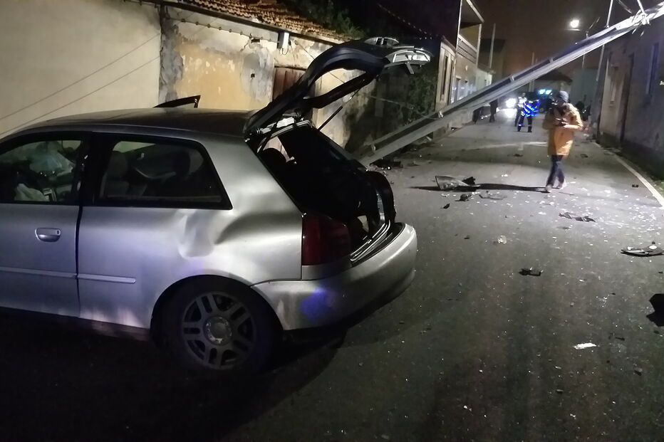 Mulher de 33 anos ferida com gravidade após despiste em Espinho