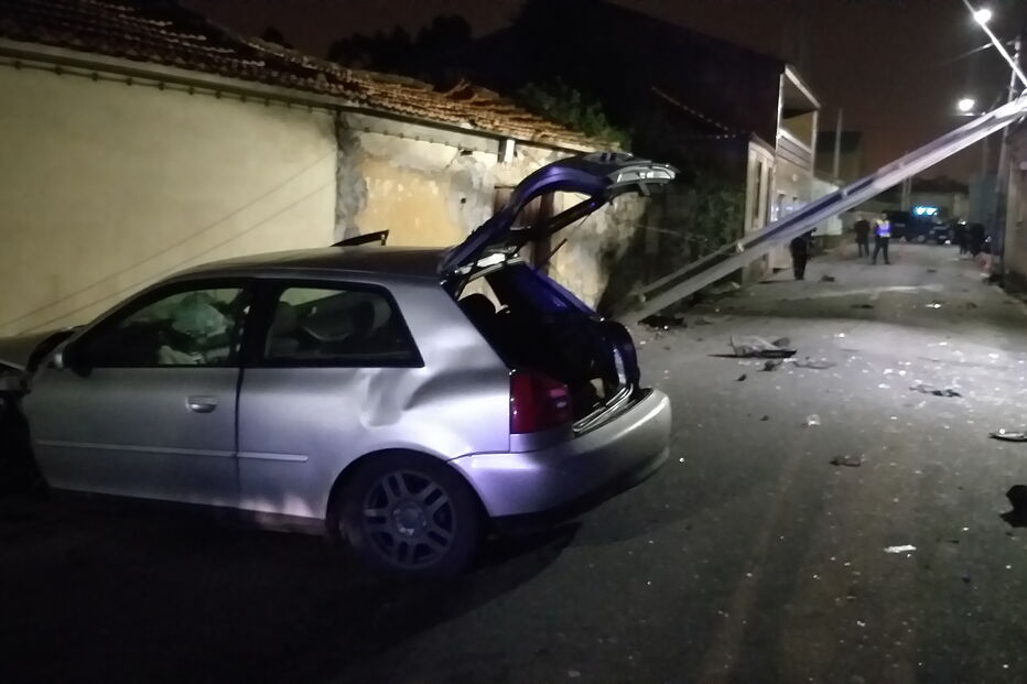 Mulher de 33 anos ferida com gravidade após despiste em Espinho