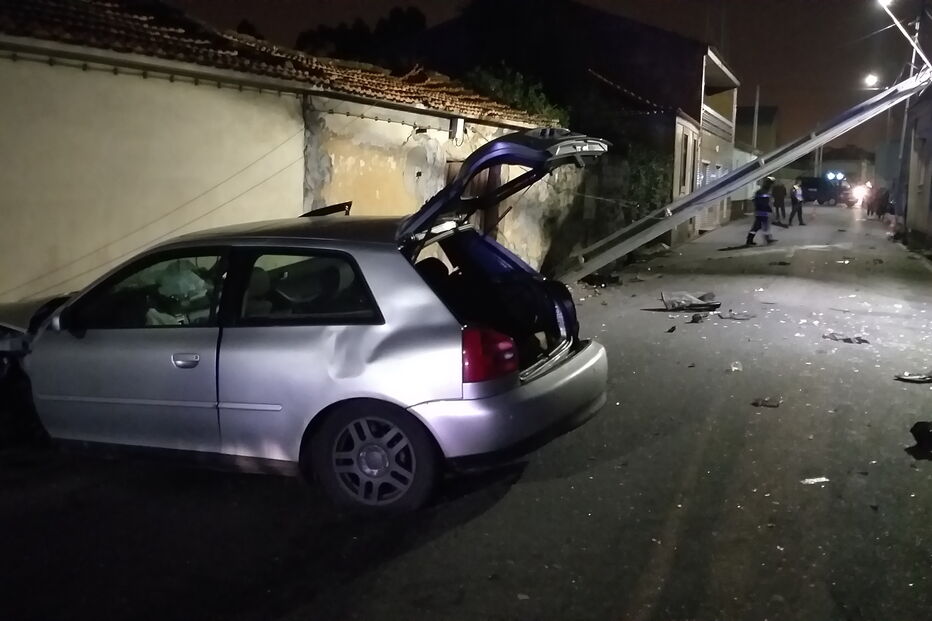Mulher de 33 anos ferida com gravidade após despiste em Espinho