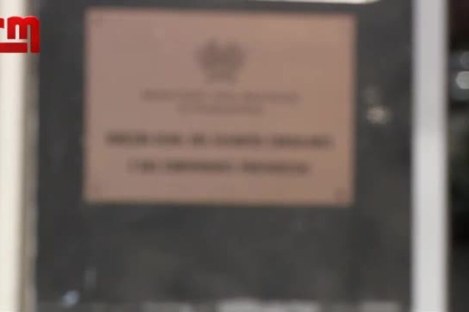 Diplomata apanhado em escândalo sexual