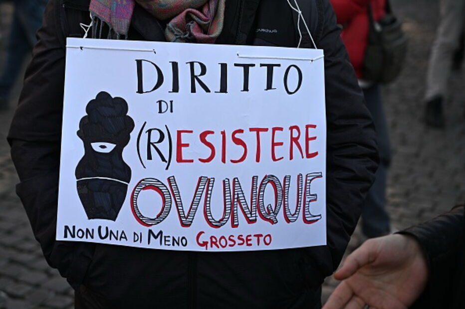 Migrantes lutam contra o que consideram uma política mais restritiva no acolhimento de imigrantes