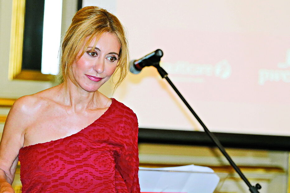 Livro ‘Político Esfaqueado ou É Morto ou É Eleito’ tem Jair Bolsonaro, o presidente eleito do Brasil, como figura central