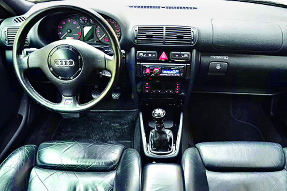 Audi S3 que pertenceu ao jogador está à venda no OLX por 20 mil euros