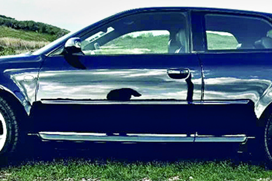 Audi S3 que pertenceu ao jogador está à venda no OLX por 20 mil euros.