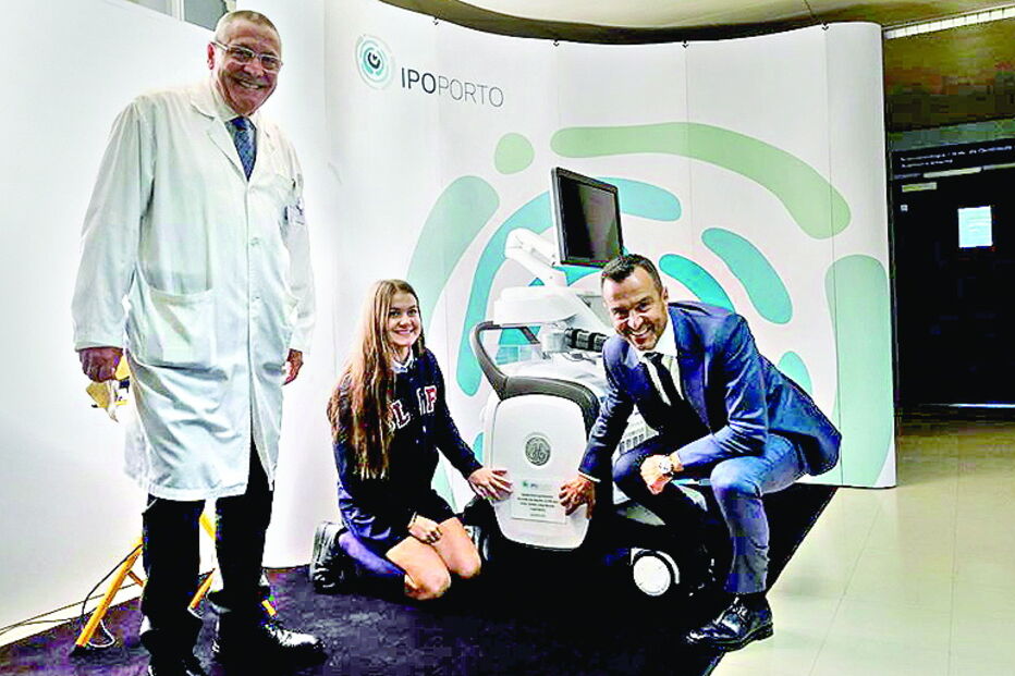 Jorge Mendes com a filha Bárbara e Laranja Pontes, presidente do IPO Porto