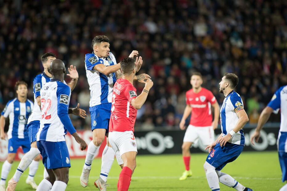 FC Porto soma 13.ª vitória consecutiva com golo polémico