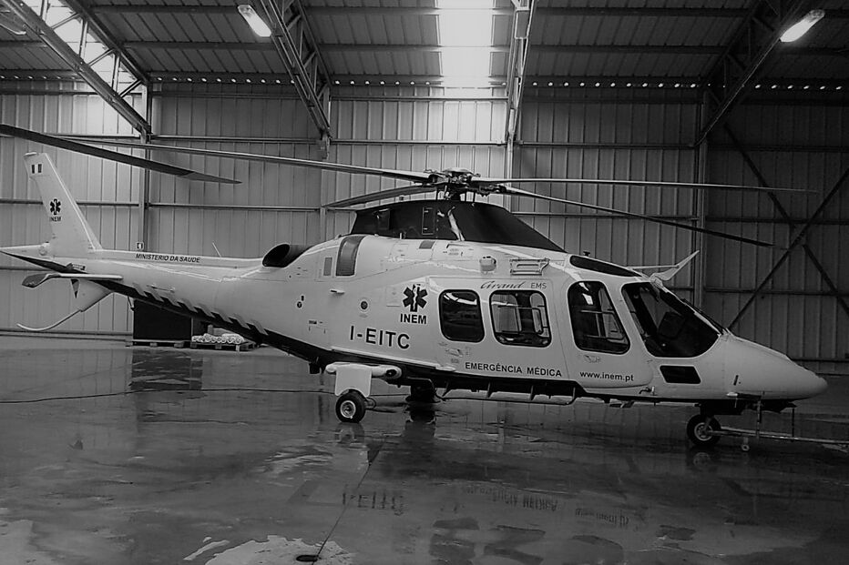 O Helicóptero do INEM que se despenhou em Macedo de Caveleiros
