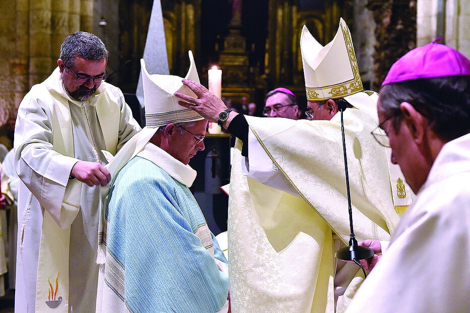 D. Armando Esteves Domingues foi ordenado ontem bispo e vai trabalhar para a Diocese do Porto. Natural de Oleiros, é fã de Mariza e de Pedro Abrunhosa