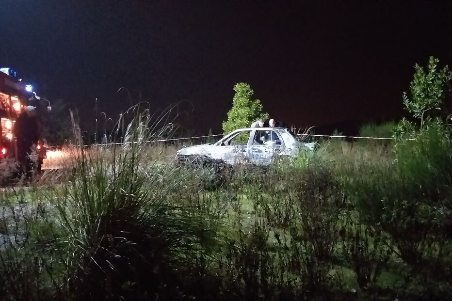 Corpo carbonizado encontrado dentro de carro em Paredes