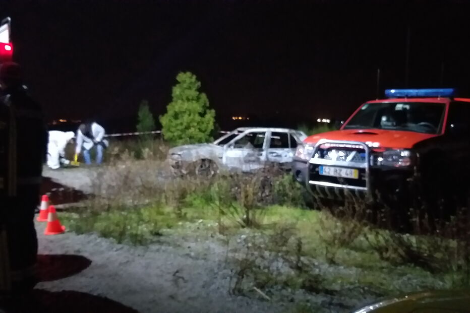 Corpo carbonizado encontrado dentro de carro em Paredes