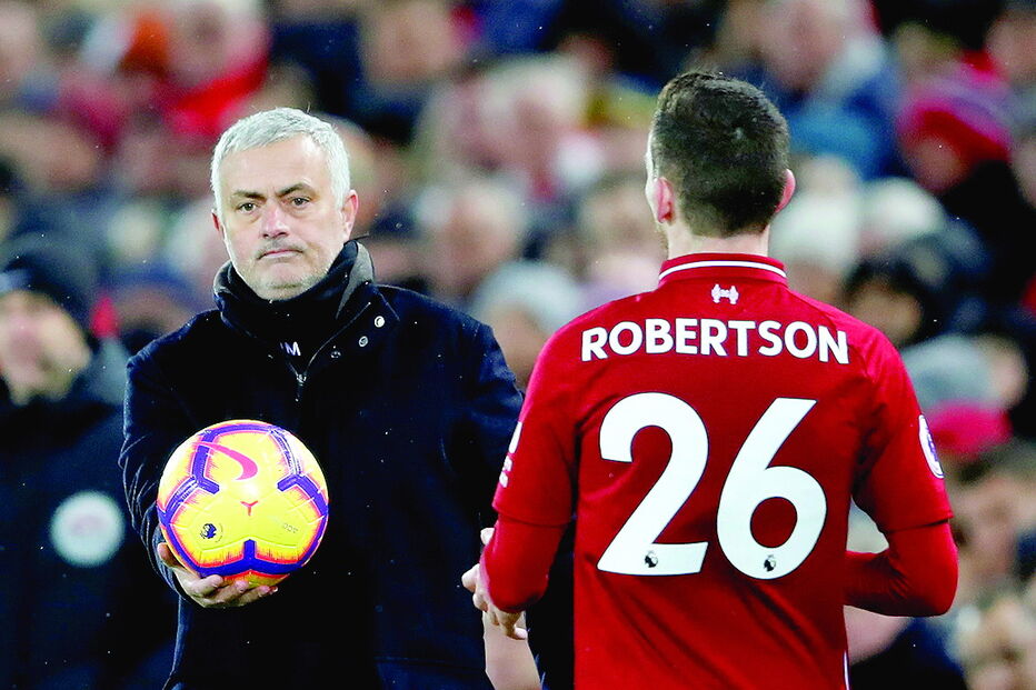 Mourinho saiu de Anfield Road derrotado e continua em maus lençóis 