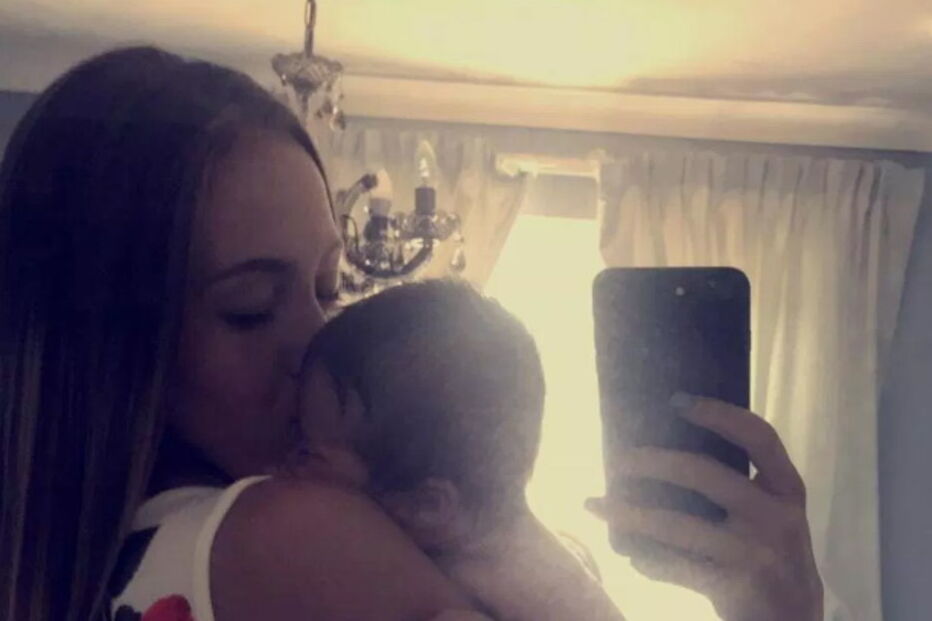 Adolescente grávida fica com 