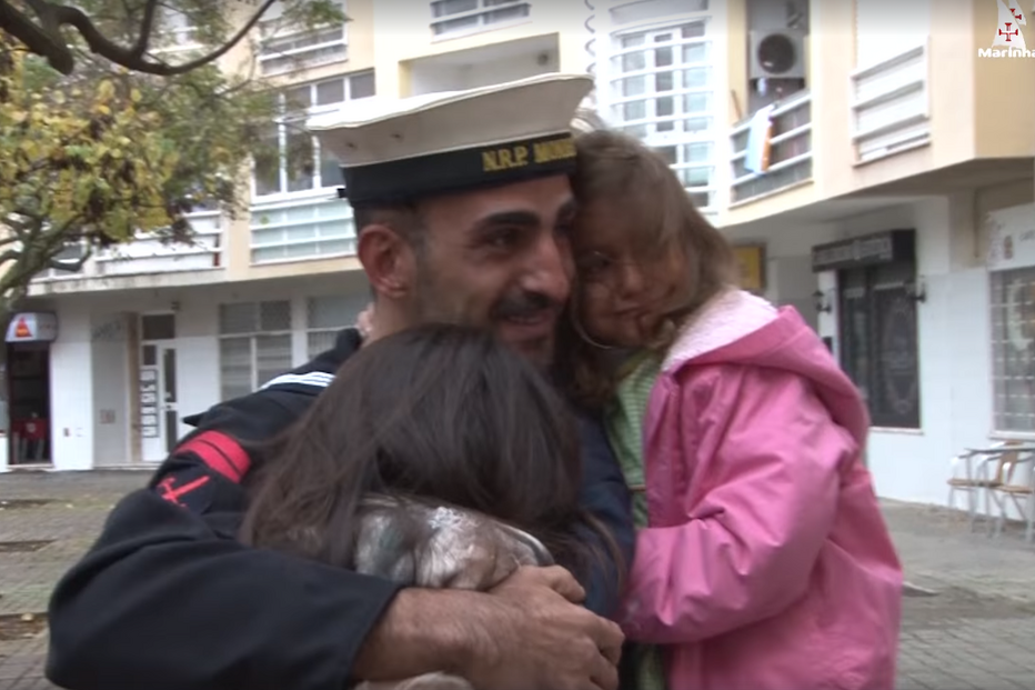 Marinha publica vídeo emocionante: 