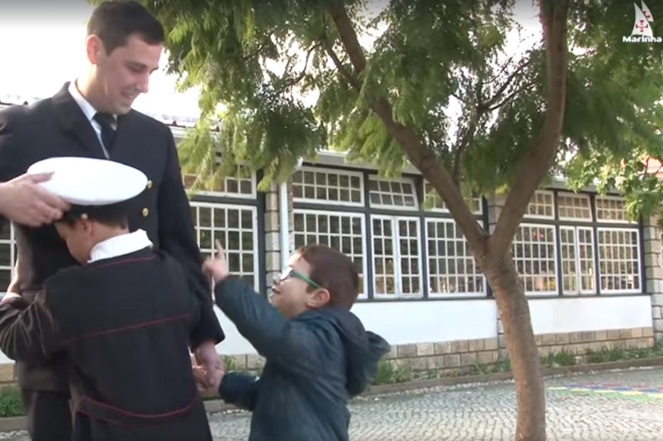 Marinha publica vídeo emocionante: 