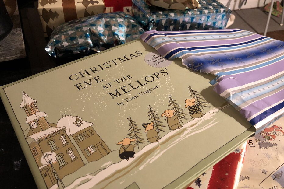 Homem morre e deixa 14 anos de prendas de Natal para filha do vizinho