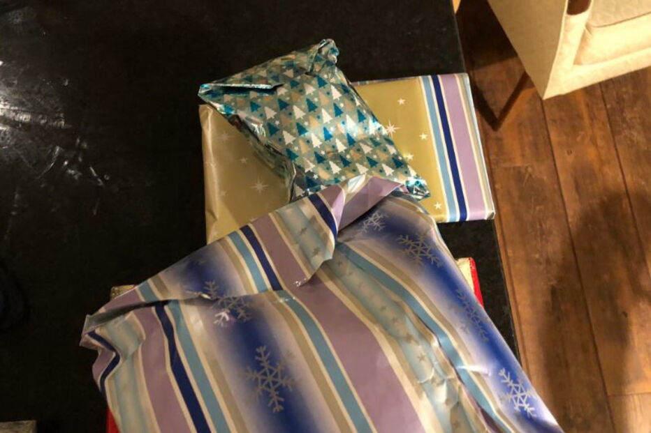 Homem morre e deixa 14 anos de prendas de Natal para filha do vizinho