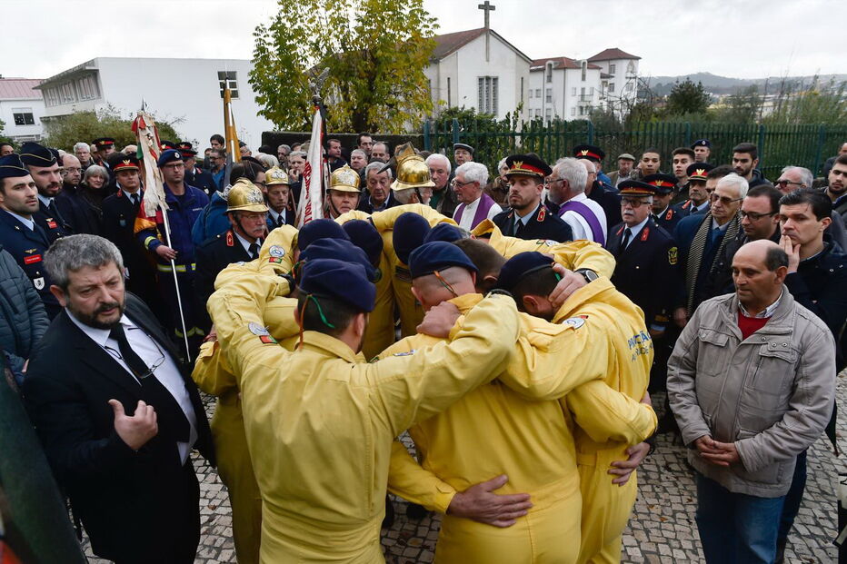 O último adeus ao piloto que morreu na queda do héli do INEM