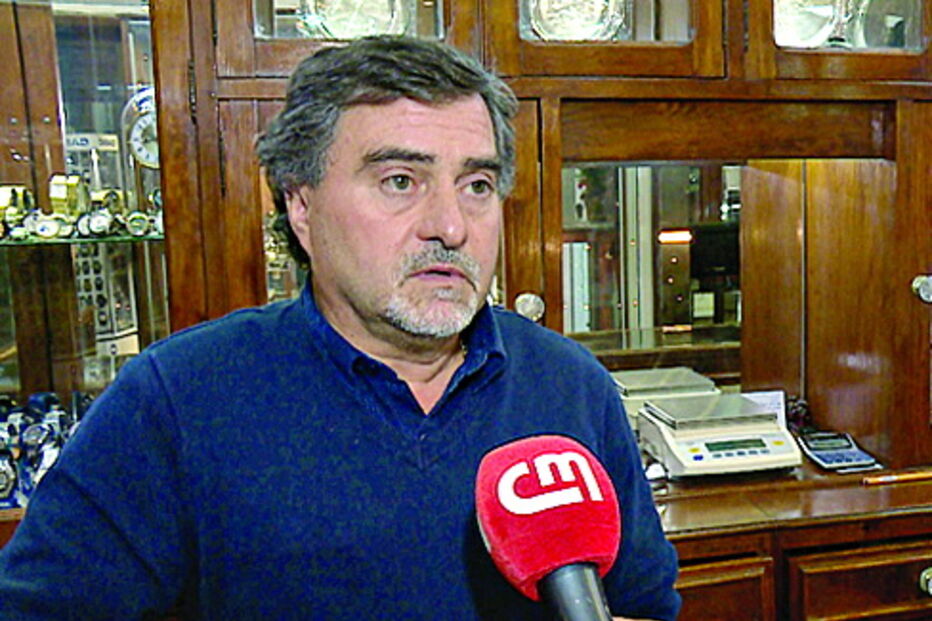 Fernando Santos, ourives, lamenta o crime  