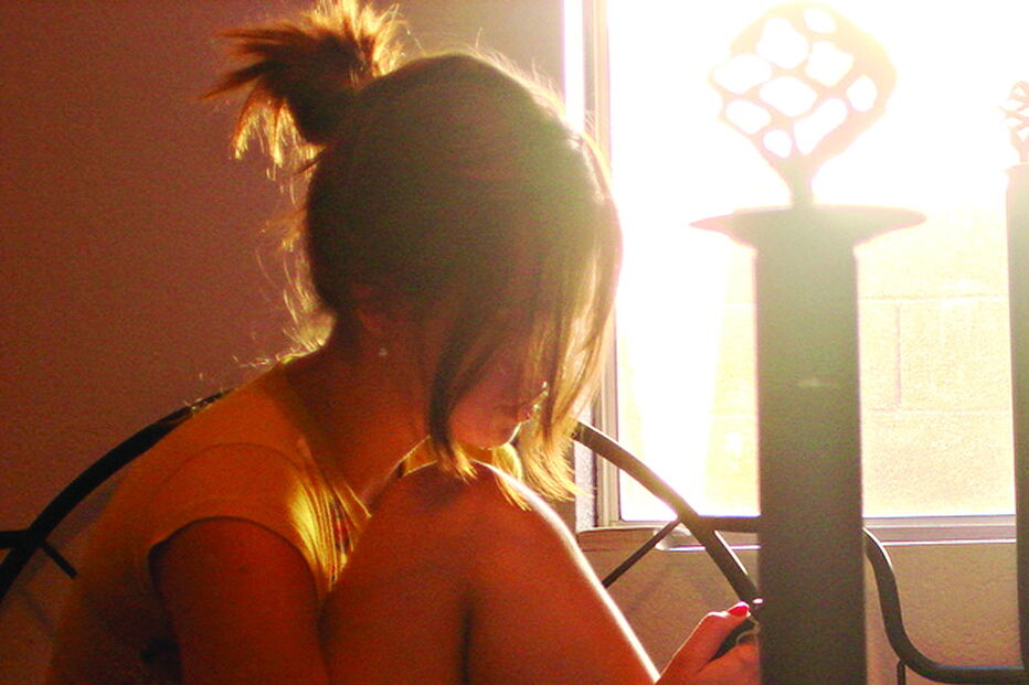 Menor, de 15 anos, era forçada a prostituir-se e a dar o dinheiro que recebia