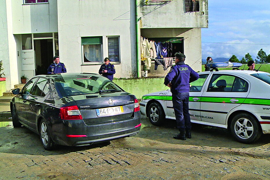 GNR foi chamada ao local depois de serem disparados tiros no bairro da Câmara e a Polícia Judiciária está a investigar