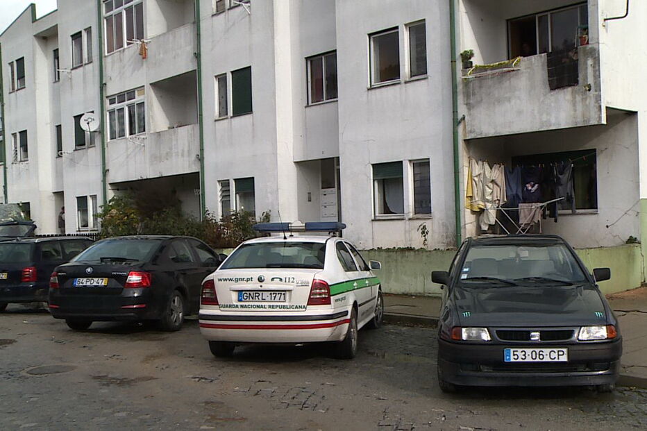 GNR foi chamada ao local depois de serem disparados tiros no bairro da Câmara e a Polícia Judiciária está a investigar