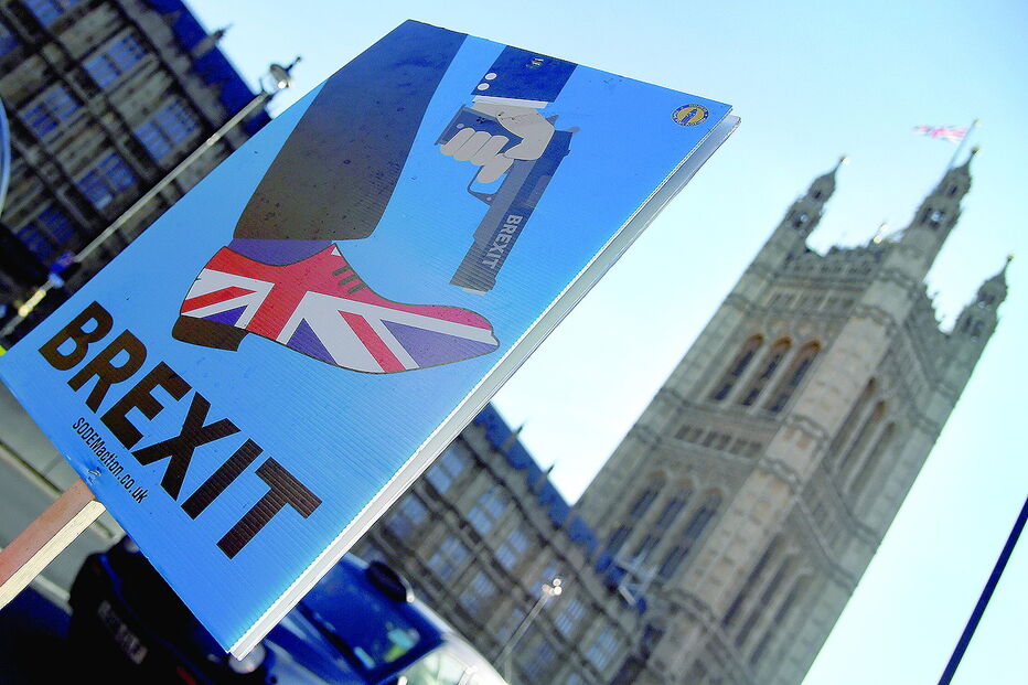 Bruxelas duvida da capacidade de Theresa May para convencer o Parlamento britânico a aprovar o seu plano de Brexit   