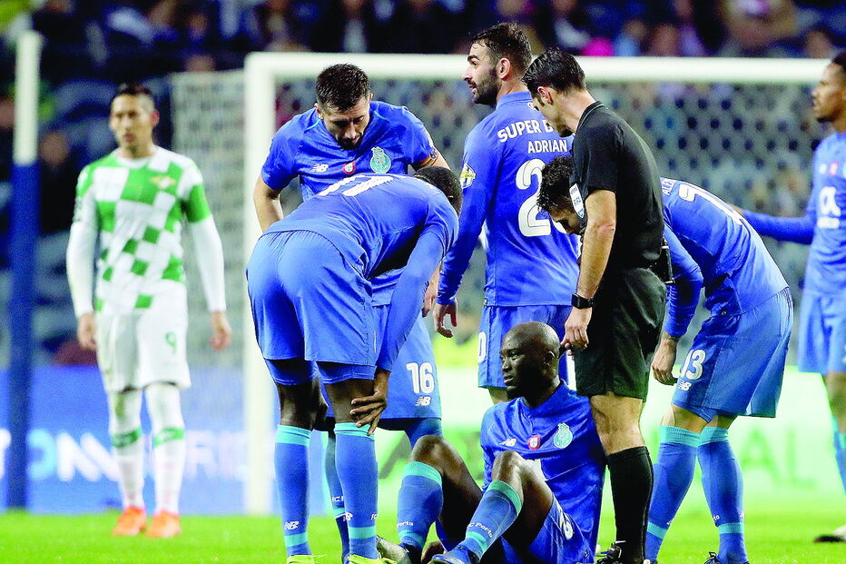 Danilo foi assistido no jogo com o Moreirense e saiu 