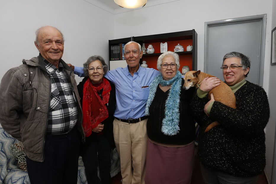 Domingos Carrasco (ao centro) veio do Brasil para passar o Natal com os irmãos