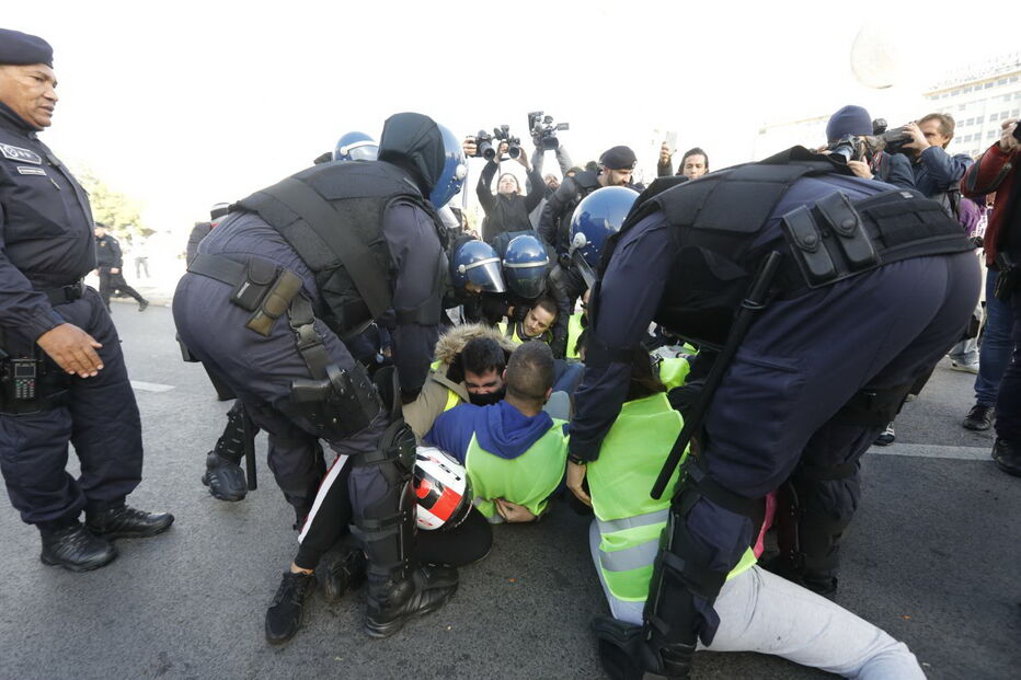 'Coletes amarelos' no Marquês de Pombal em Lisboa