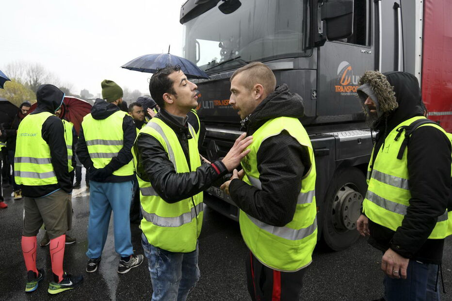 'Coletes amarelos' em protesto em Braga