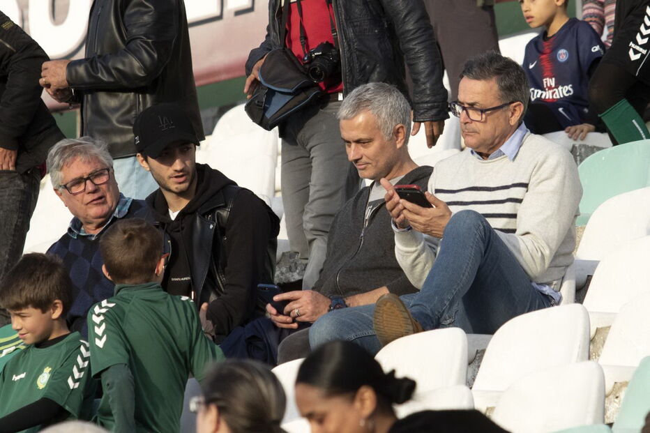 José Mourinho assistiu no Bonfim ao jogo entre o Vitória de Setúbal e o Santa Clara