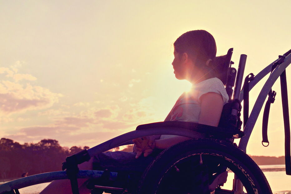 A atrofia muscular espinhal é uma  doença genética  rara que afeta mais de 100 doentes  em Portugal e alguns são crianças