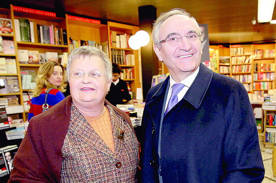 Com Bagão Félix, ex-ministro da Segurança Social, em 2002