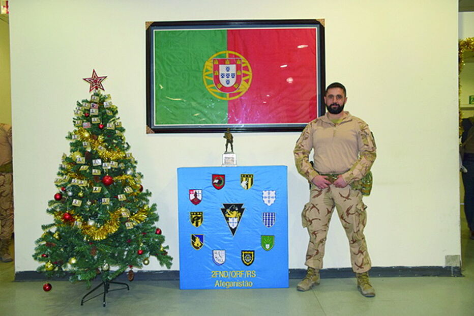 Afeganistão primeiro-sargento Cláudio Viegas está ao serviço da NATO. Queria ver o brilho nos olhos dos filhos 