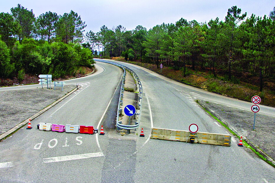 Circulação rodoviária foi cortada pelas Infraestruturas de Portugal como “medida cautelar extraordinária”